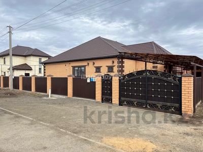 Отдельный дом · 6 комнат · 200 м² · 10 сот., Калкаман-мамыр 2 за 59 млн 〒 в Актобе, жилой массив Рауан
