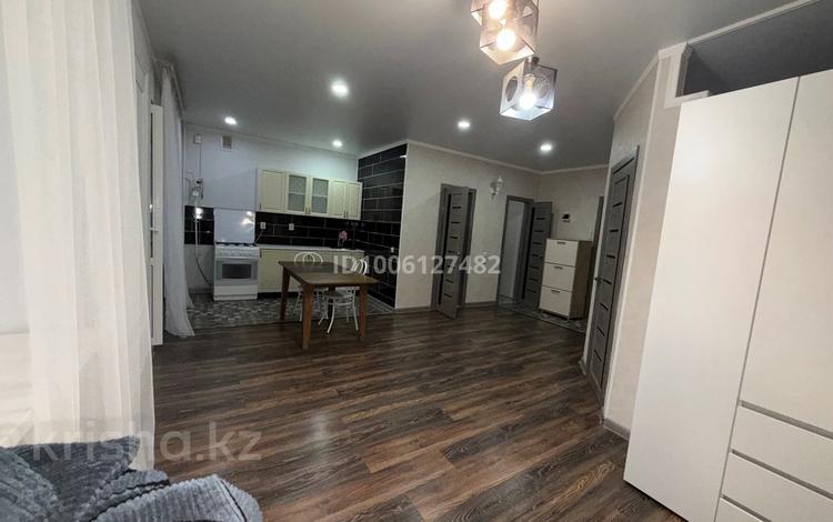 1-комнатная квартира · 44 м² · 7/9 этаж, мкр. Алтын орда, Оразтатеулы 15 — Школа Акбобек за 150 000 〒 в Актобе — фото 2