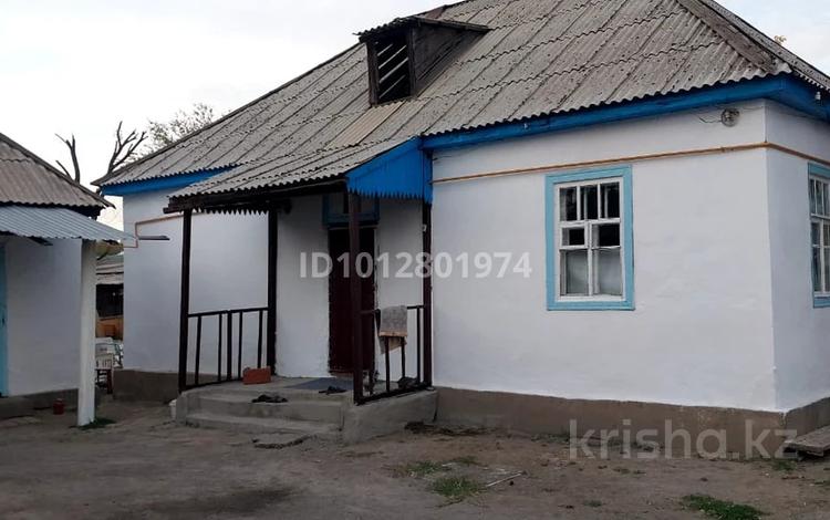 Жеке үй · 3 бөлме · 100 м² · 10 жүзд., Есалиева 11 — Дом находиться сзади акимата, бағасы: 9 млн ₸ в Шу — фото 2