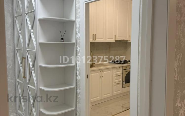 1-бөлмелі пәтер · 40 м² · 8/9 қабат, мкр. Аксай-4, бағасы: 35 млн ₸ в Алматы, Ауэзовский р-н — фото 2
