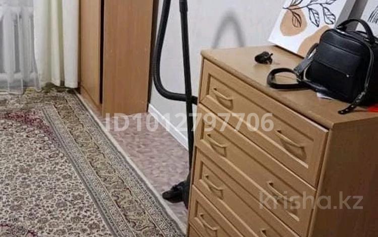 1-бөлмелі пәтер · 18 м² · 5/5 қабат, 2 ш/а., Жубанова 257 — Университета жубанова, бағасы: 2.7 млн ₸ в Актобе, мкр 8 — фото 7