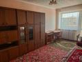 3-комнатная квартира, 58 м², 4/5 этаж, ул. Жекибаева за 12.6 млн 〒 в Караганде, Алихана Бокейханова р-н
