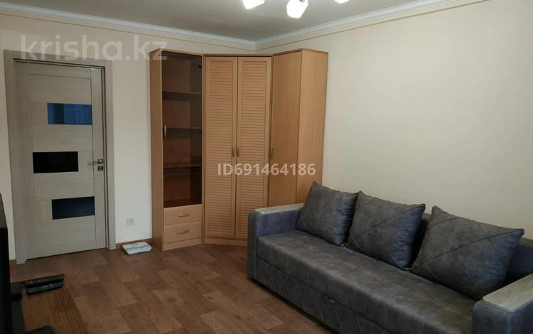 2-комнатная квартира, 44 м², 2/5 этаж помесячно, Желтоксан 17 — Сейфулина