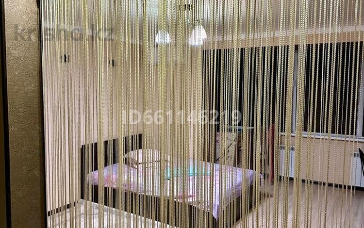 1-бөлмелі пәтер · 36 м² · 4/5 қабат, Абылай хана 59 — Жибек жолы, бағасы: 2 000 〒 в Алматы, Алмалинский р-н — фото 46