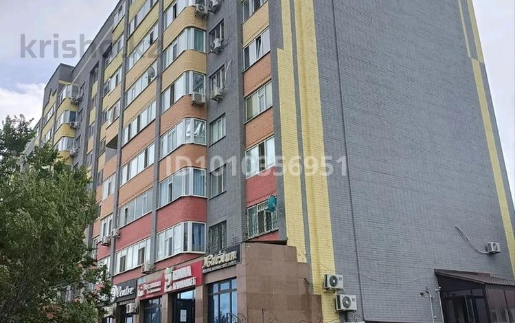 2-комнатная квартира · 70 м² · 8/10 этаж, мкр 12 22 за 13 000 ₸ в Актобе — фото 2