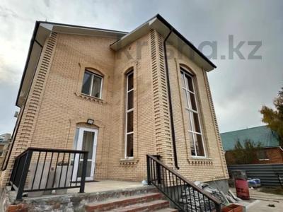Отдельный дом · 6 комнат · 347.5 м² · 14 сот., Тепличная 26 за 140 млн 〒 в Костанае