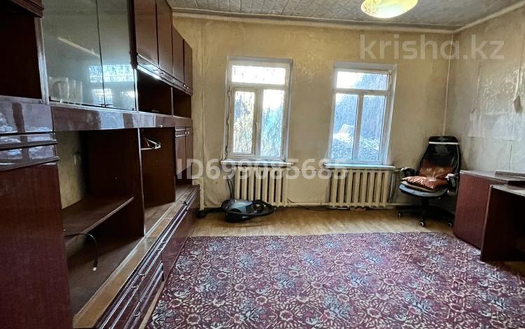 Отдельный дом · 2 комнаты · 40 м², мкр №11 — Шаляпина за 180 000 〒 в Алматы, Ауэзовский р-н — фото 2