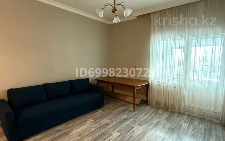 2-бөлмелі пәтер · 90 м² · ай сайын, Динмухаммед Кунаев 12, бағасы: 300 000 〒 в Астане, Есильский р-н — фото 2