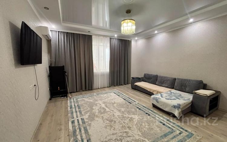 2-бөлмелі пәтер · 95.4 м² · 1/8 қабат, Алтын орда ш/а. 5а, бағасы: 33.7 млн ₸ в Актобе, мкр. Алтын орда — фото 2