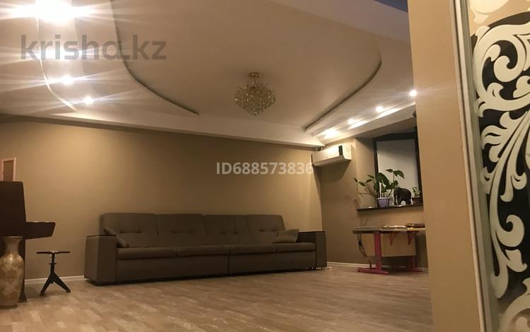 4-бөлмелі пәтер · 140 м² · 2/5 қабат, мкр Думан-2, бағасы: 83 млн ₸ в Алматы, Медеуский р-н — фото 92
