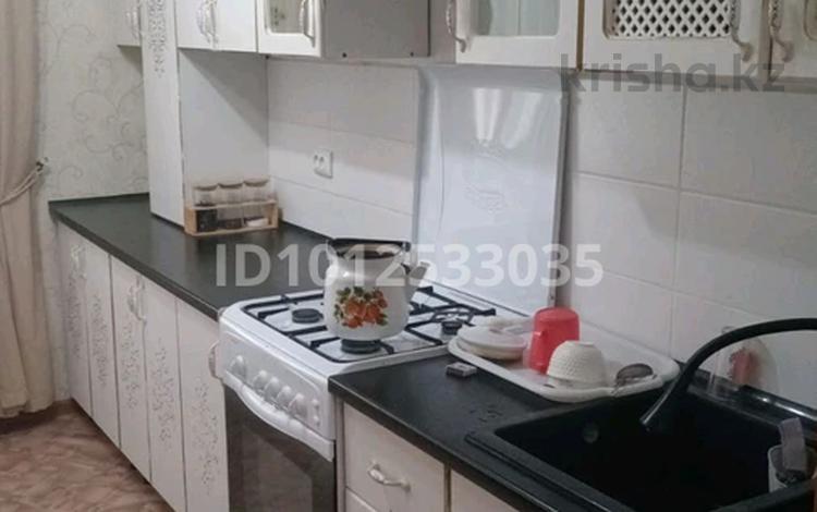 2-бөлмелі пәтер · 55 м² · 4/10 қабат, мкр Шанхай, Пожарского 36, бағасы: 130 000 ₸ в Актобе — фото 2