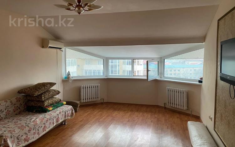 2-комнатная квартира, 64 м², 7/7 этаж, крупская 26 за 22 млн 〒 в Атырау — фото 7