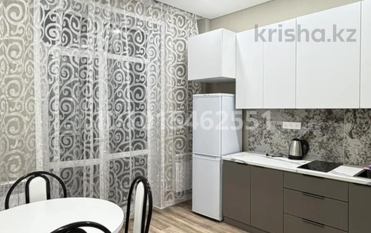 1-комнатная квартира · 60 м² · 7/17 этаж, мкр Юго-Восток, Букетова 3/2 за 12 000 ₸ в Караганде, Казыбек би р-н — фото 2