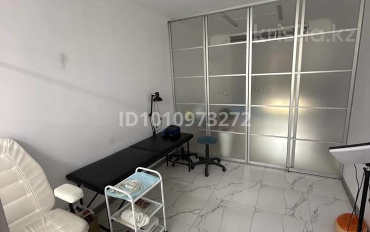 Свободное назначение, салоны красоты, кабинеты и рабочие места · 9 м² за 180 000 ₸ в Алматы, Наурызбайский р-н — фото 2