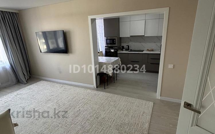 3-комнатная квартира · 70 м² · 9/9 этаж, E-652 20 за 350 000 ₸ в Астане, Есильский р-н — фото 2