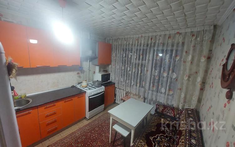 2-комнатная квартира, 58 м², 3/5 этаж, мкр5 за 18 млн 〒 в Талдыкоргане, мкр Самал — фото 2