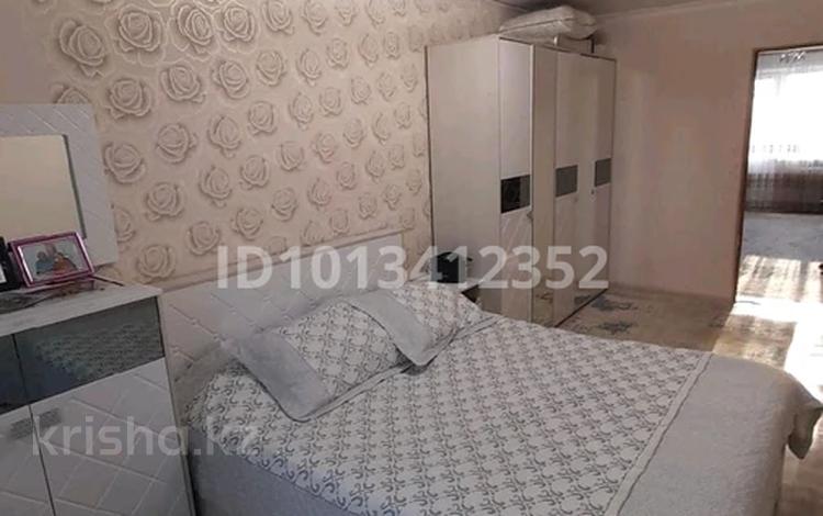 2-комнатная квартира · 44 м² · 5/5 этаж, Майкудук, Майкудук, 14й микрорайон 29 за 10 млн ₸ в Караганде, Алихана Бокейханова р-н — фото 2