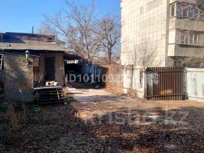Участок · 3.9 соток, мкр Тастак-2, Каримова 122 — Магазин Прага, пересечение улиц Толеби-Каримова (бывш.Гайдара) за 45 млн 〒 в Алматы, Алмалинский р-н