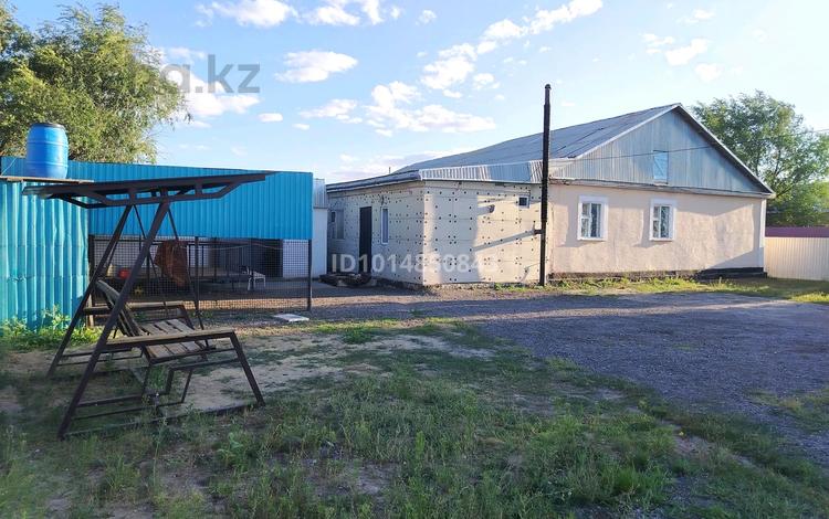 Отдельный дом · 4 комнаты · 190 м² · 300 сот., Финский 110/1 — Нефтяников за 17 млн ₸ в Кандыагаш — фото 3