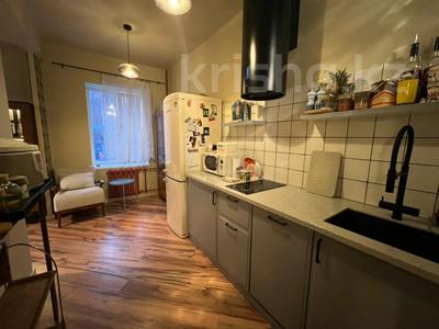 2-бөлмелі пәтер · 52.3 м² · 1/3 қабат, Жаңа қала ш/а., Назарбаева, бағасы: 32 млн ₸ в Караганде, Казыбек би р-н