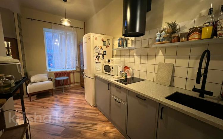 2-комнатная квартира · 52.3 м² · 1/3 этаж, мкр Новый Город, Назарбаева за 32 млн ₸ в Караганде, Казыбек би р-н — фото 5