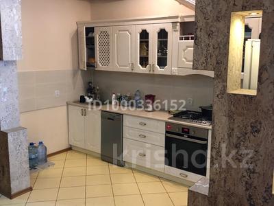 4-бөлмелі пәтер · 160 м² · 2/2 қабат, Мусрерова 4а, бағасы: 300 000 〒 в Петропавловске