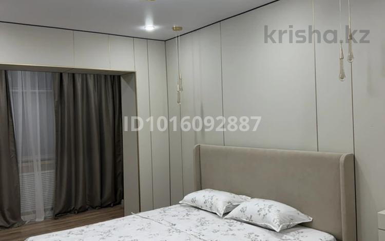 2-комнатная квартира · 57 м² · 3/5 этаж, 14-й мкр за 260 000 ₸ в Актау — фото 2