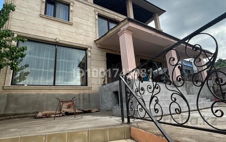 Жеке үй · 7 бөлме · 325 м², мкр Коктобе 22 — Восточно-объездная-Толе би, бағасы: 2 млн 〒 в Алматы, Медеуский р-н — фото 2