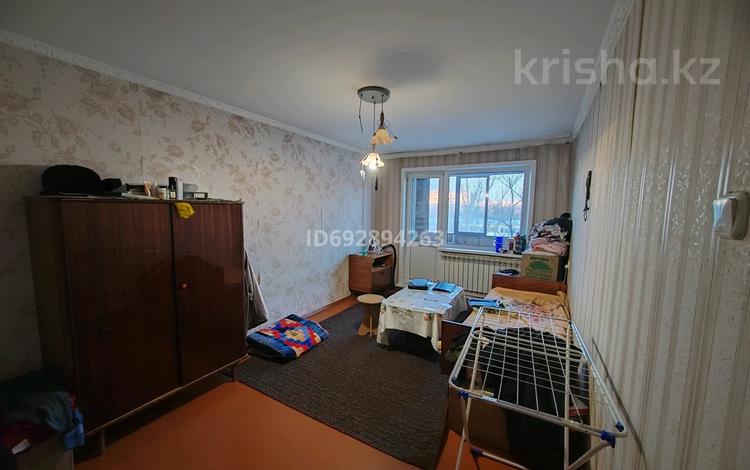 1-бөлмелі пәтер, 31 м², 5/5 қабат, мкр Юго-Восток, Сторителей 29, бағасы: 10.8 млн 〒 в Караганде, Казыбек би р-н — фото 2