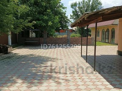 Отдельный дом · 4 комнаты · 120 м² · 16 сот., Абая 18 за 117 млн 〒 в Абае