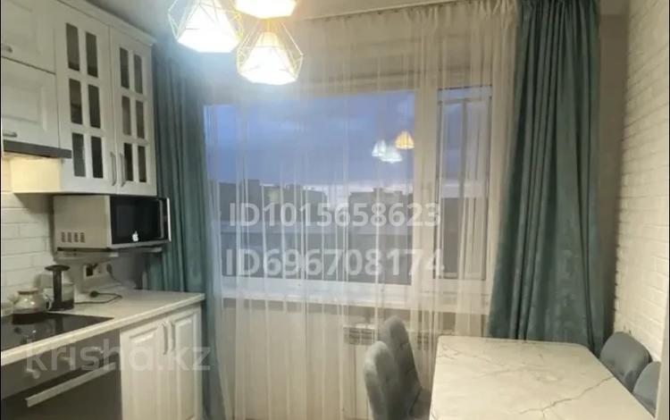 2-комнатная квартира · 56 м² · 7/9 этаж, мкр Юго-Восток, 27й микрорайон карбышева 2 за 280 000 ₸ в Караганде, Казыбек би р-н — фото 2