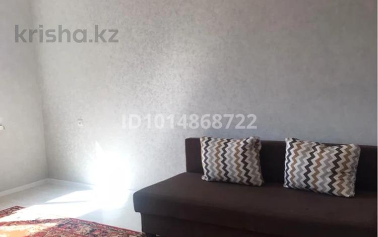 1-комнатная квартира · 40 м² · 6/9 этаж, мкр Аксай-4 101 за 200 000 ₸ в Алматы, Ауэзовский р-н — фото 6
