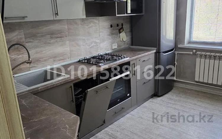 1-комнатная квартира · 43 м² · 4/9 этаж, мкр Таугуль-1 72 за 275 000 ₸ в Алматы, Ауэзовский р-н — фото 2
