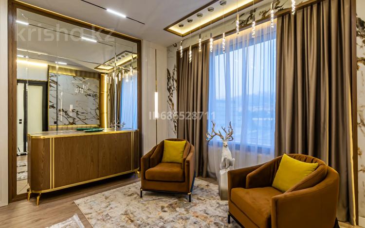4-комнатная квартира, 160 м², 7 этаж посуточно, Аль-Фараби 41 за 170 000 〒 в Алматы, Бостандыкский р-н — фото 7