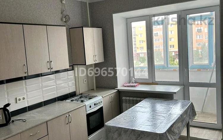 2-комнатная квартира, 60 м², 3/5 этаж помесячно, мкр. Алтын орда, Батыс 2 11