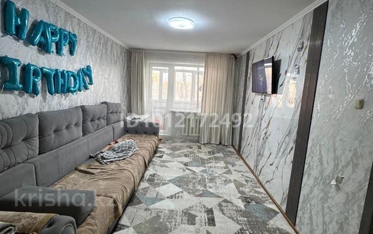 2-комнатная квартира · 44 м² · 4/5 этаж, Майкудук, 19й микрорайон 42 за 13.5 млн ₸ в Караганде, Алихана Бокейханова р-н — фото 2