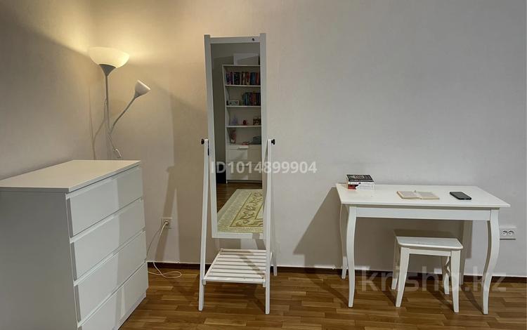 1-комнатная квартира · 55 м² · 5/5 этаж, мкр Самал-3, Достык 117/5 — Кажымукана Мендикулова за 380 000 ₸ в Алматы, Медеуский р-н — фото 2