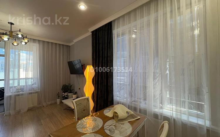 2-комнатная квартира · 49 м² · 8/10 этаж, Туран 43/3 за 300 000 ₸ в Астане, Нура р-н — фото 3