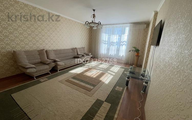 2-комнатная квартира, 100 м², 15 этаж посуточно, Иманбаевой 9 за 15 000 〒 в Астане, р-н Байконур — фото 12