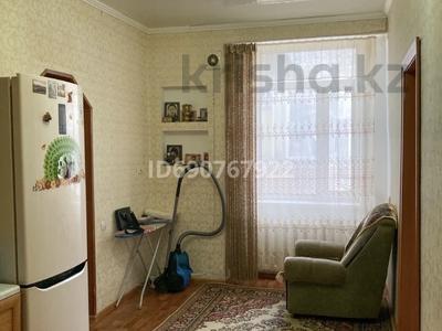 2-комнатная квартира, 70 м², 2/2 этаж посуточно, Абая — Центр за 8 000 〒 в Сатпаев