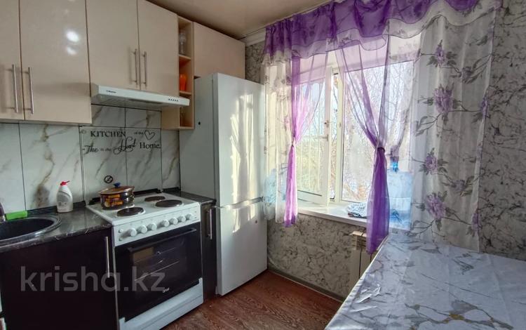 1-бөлмелі пәтер · 33.3 м² · 5/5 қабат, Пришахтинск, ул. Зелинского, бағасы: 8.5 млн ₸ в Караганде, Алихана Бокейханова р-н — фото 6