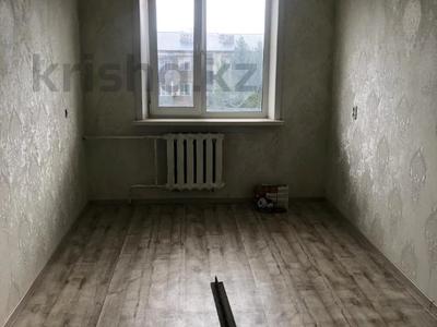 2-бөлмелі пәтер · 42 м² · 5/5 қабат, Строителей 22, бағасы: 6.5 млн ₸ в Аксу