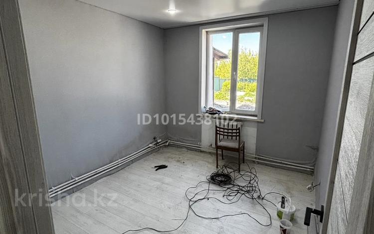 3-комнатная квартира · 40 м² · 1/1 этаж, Магнитная 2/2 — Магнитная 2/2 кВ 3 за 6.5 млн ₸ в Щучинске — фото 2