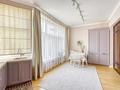 2-бөлмелі пәтер · 90 м² · 1/4 қабат, Омаровой 25, бағасы: 100.4 млн ₸ в Алматы, Медеуский р-н