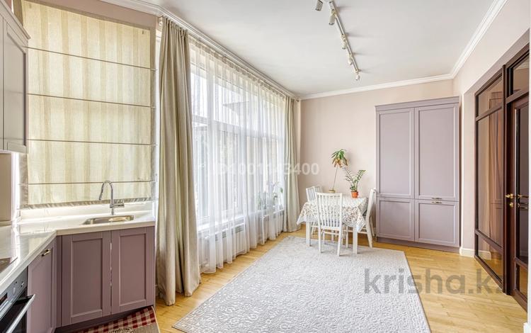 2-бөлмелі пәтер · 90 м² · 1/4 қабат, Омаровой 25, бағасы: 100.4 млн ₸ в Алматы, Медеуский р-н — фото 3