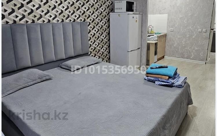 1-бөлмелі пәтер · 50 м² · 5/5 қабат, 1 ш/а, ЕСЕТ БАТЫР 107 — ТД ЖАНАР- ДЕТСКИЙ ТОВАР-МОЛДАГУЛОВА, бағасы: 2 000 ₸ в Актобе, мкр 5 — фото 2