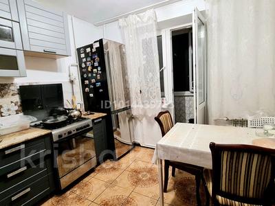 3-комнатная квартира · 69.9 м² · 2/6 этаж, мкр Кунаева — Рынок Женис за 24 млн ₸ в Уральске