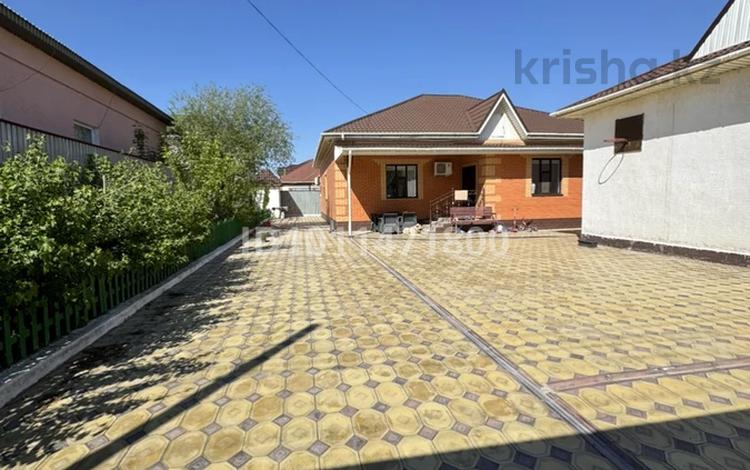 Отдельный дом · 4 комнаты · 160 м² · 10 сот., С.Бекшораулы 25 — Областной акимат за 80 млн ₸ в  — фото 2