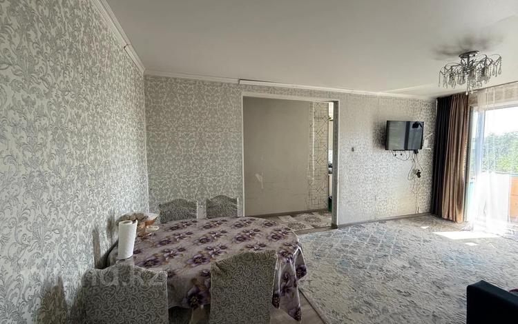 3-комнатная квартира · 58 м² · 4/5 этаж, Народная за 17 млн ₸ в Семее — фото 2