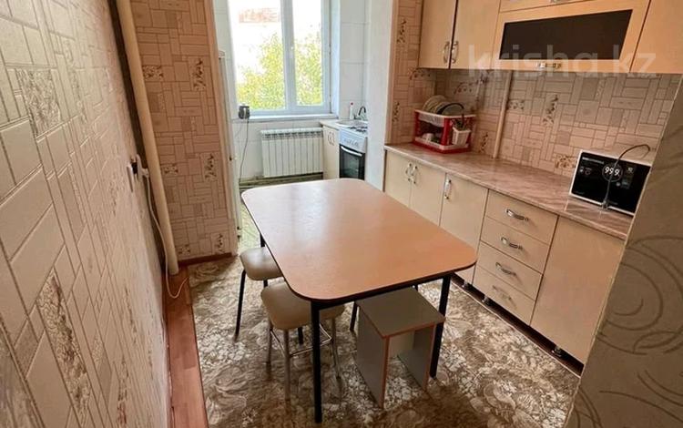 2-бөлмелі пәтер · 54 м² · 2/5 қабат, Карасу ш/а, 21 микрайон 4 а — Калдаякова ЦОН,ТАЛАН ШКОЛА, бағасы: 180 000 ₸ в Шымкенте, Аль-Фарабийский р-н — фото 2